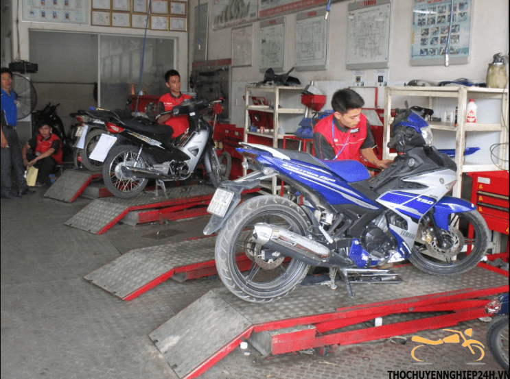 Tiệm sửa xe máy yamaha