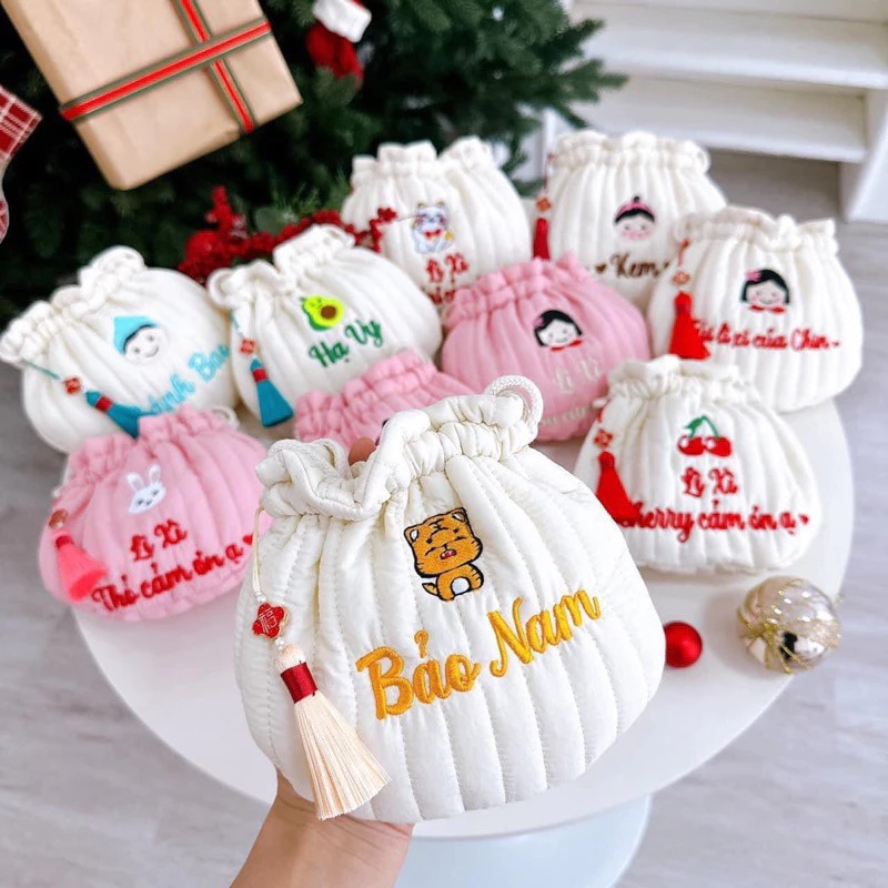 balo thêu tên theo yêu cầu